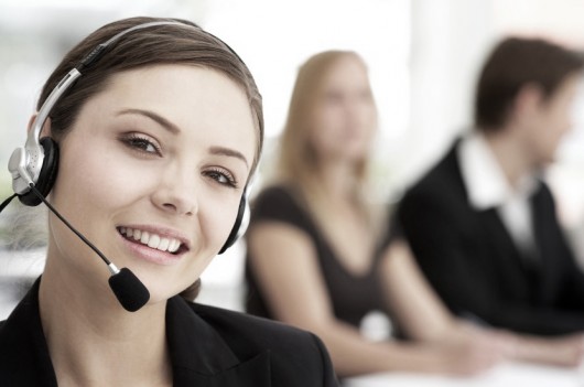 Dame im Callcenter